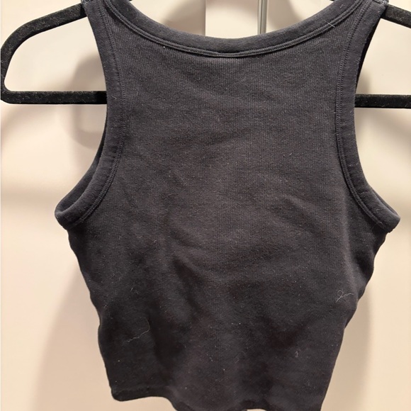 Uniqlo Black Crop Top - Picture 2 of 5